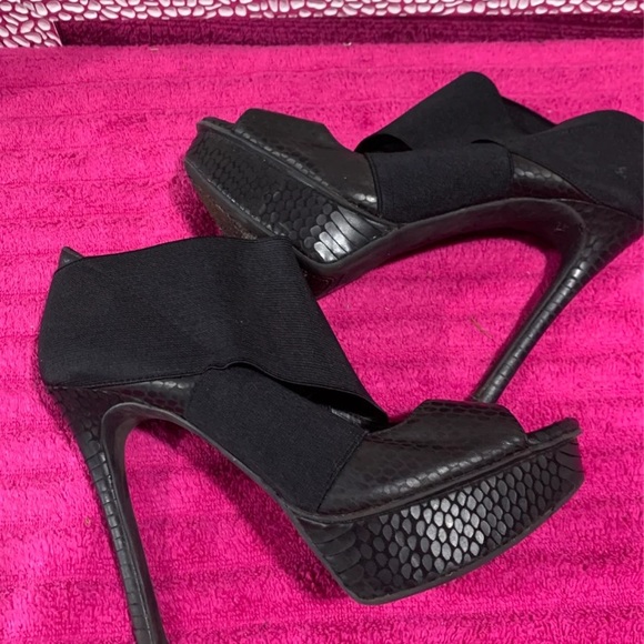 Jessica Simpson - Picture 1 of 6